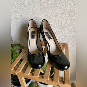 Jorge bischoff closed toe pump‎